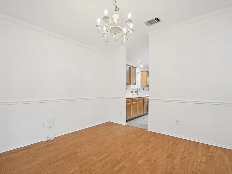 1300 Leah Ln — Photo 12