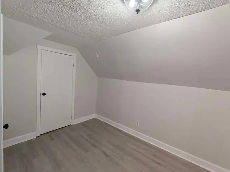 317 E Washington St #3 — Photo 11