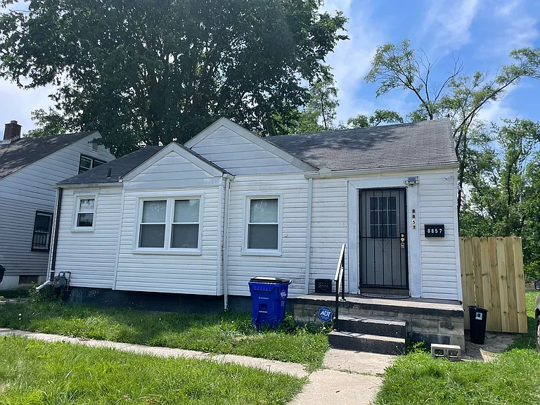 8857 Auburn St — Photo 1