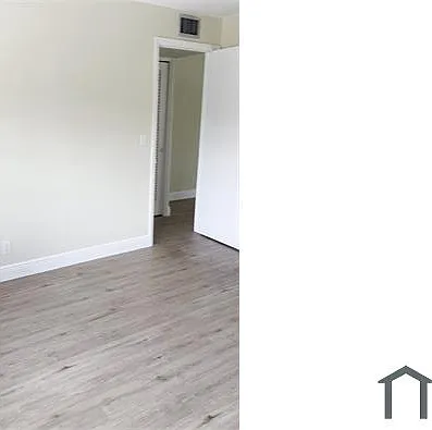 615 NE 8th St #17 — Photo 1