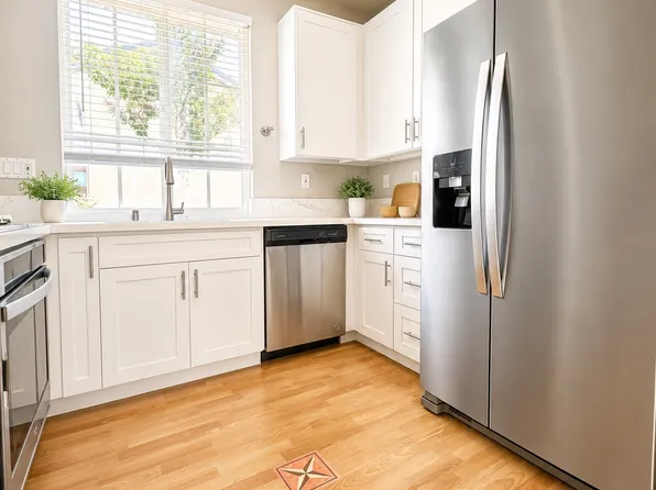 9740 Fieldthorn St, San Diego, CA 92127