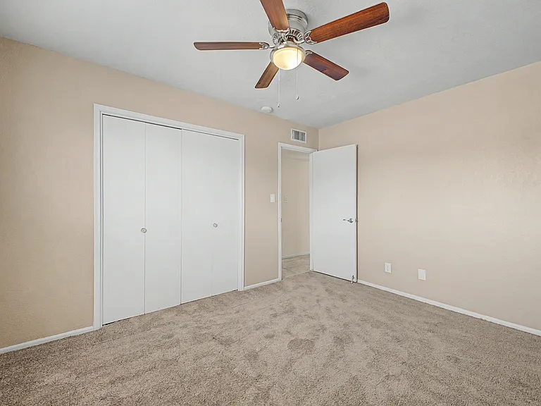 1324 W 12th St — Photo 25