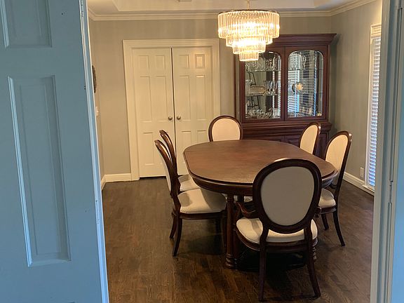 dining room off foyer