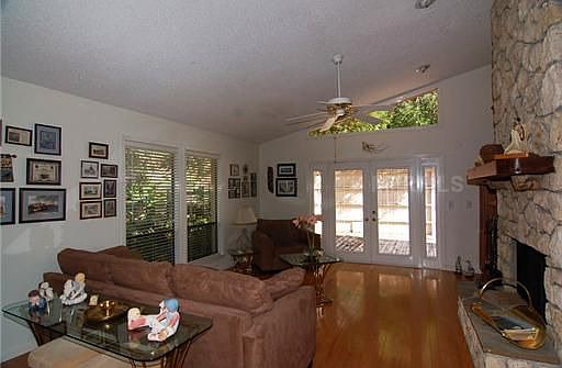 2nd image of 120 Bridgeview Ct