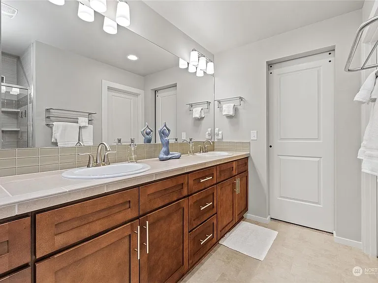 22604 SE 284th Ct — Photo 3