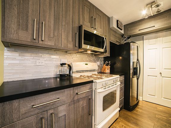 5th image of 1304 Cove Dr #229-B