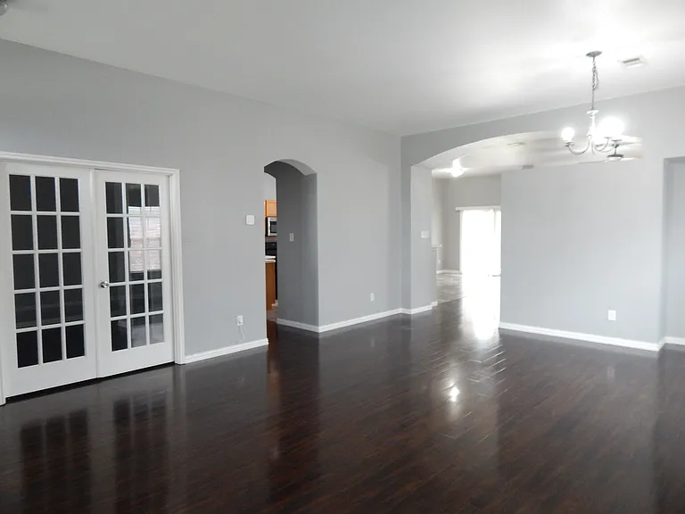 2704 Pyramid Ln — Photo 6