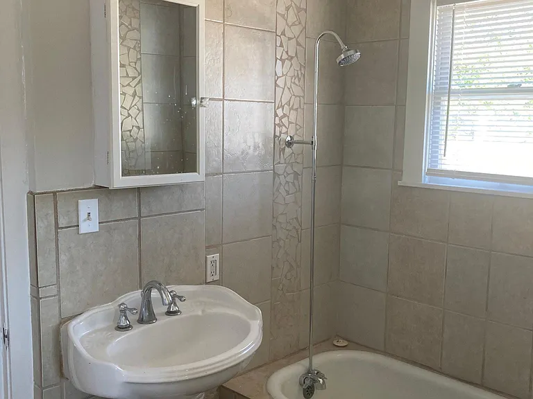 728 Moore St — Photo 21