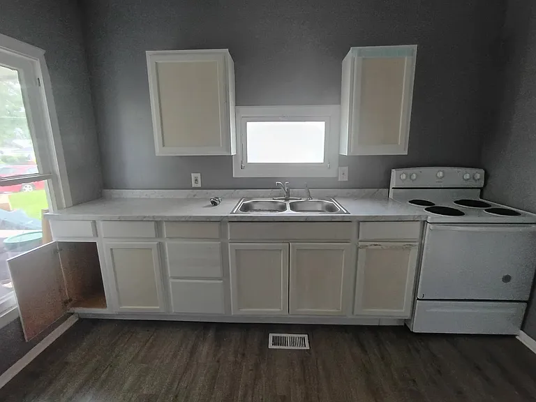 807 Brook St — Photo 8