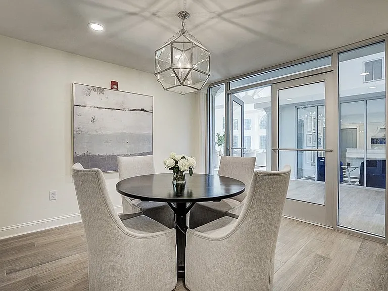 Sunscape Apartments — Photo 45