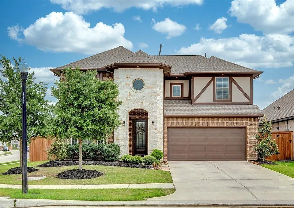 11730 Twin Creeks Hill Dr