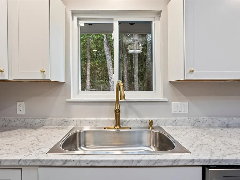 1728 Sandalwood Dr — Photo 14