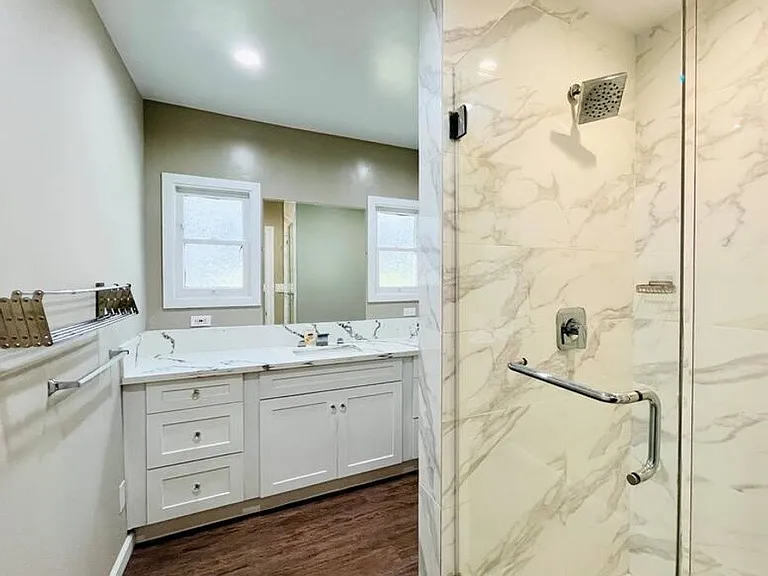 226 S Rexford Dr — Photo 23
