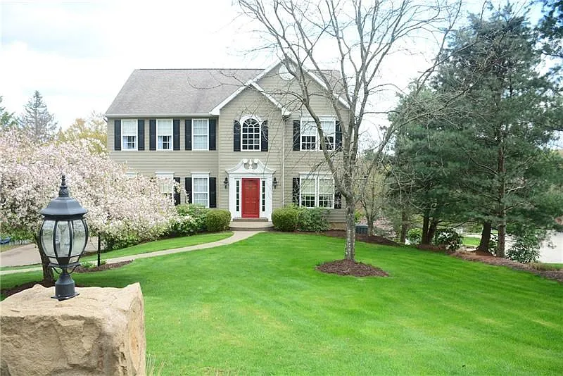 4660 Middle Rd photo 1