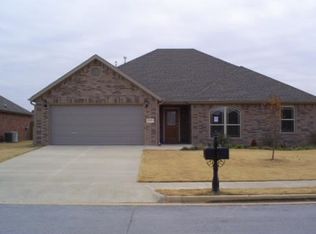 1140 Kensington Dr, Centerton, AR 72719