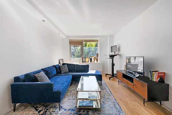 Rented by Compass | media 18