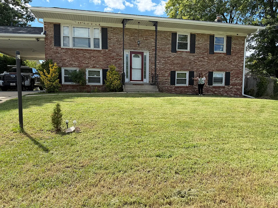 10003 Glen Way