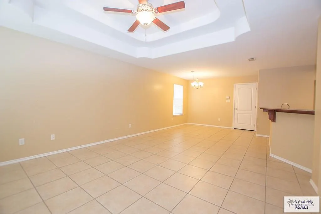 3 bed, 2.0 bath, 1292 sqft, $1,650 — Photo 4