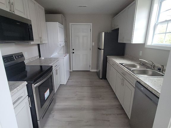4th image of 932 Woody Hills Dr