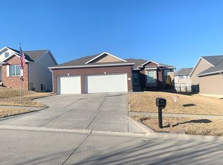 8810 Garland St, Lincoln, NE 68505