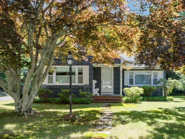 48 Jason Dr, Dartmouth, MA 02748