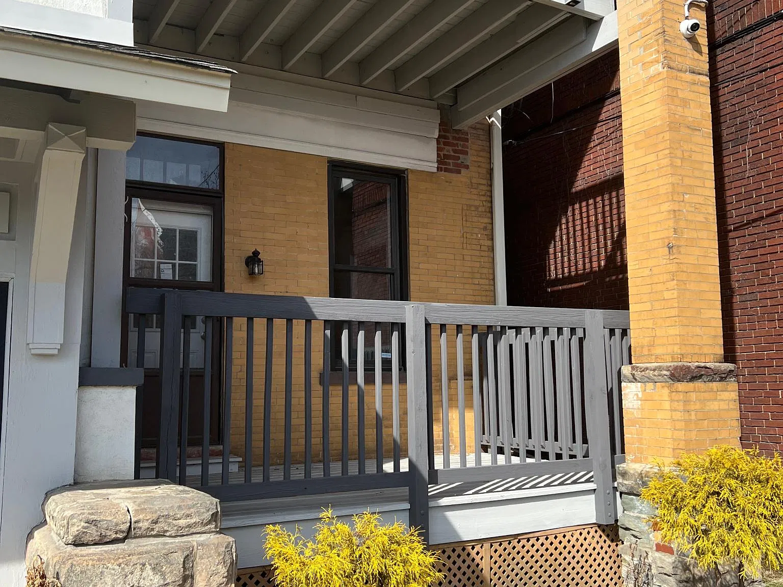319 N Beatty St — Photo 4