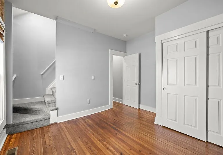 1683 E Main St — Photo 17