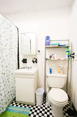 Rented by City Connections Realty | media 28