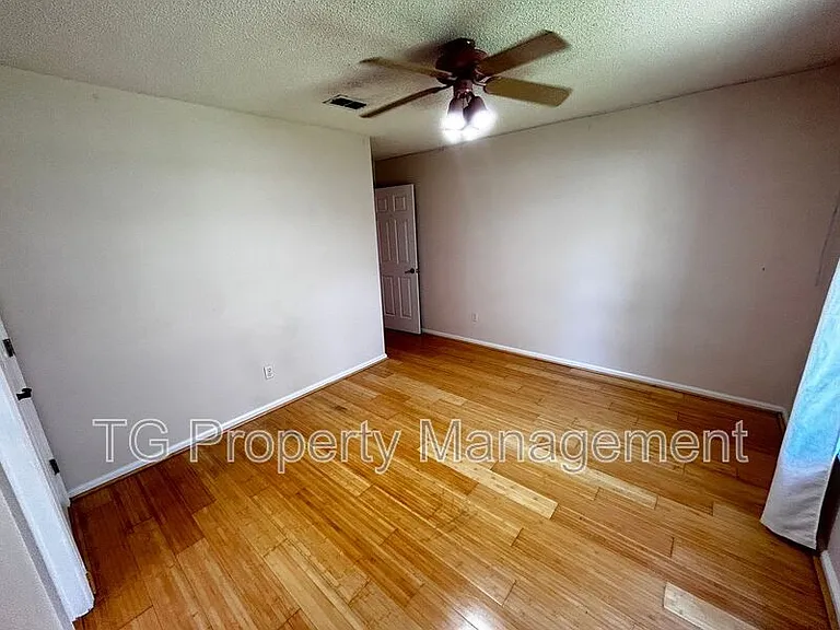 1449 Blue Heron Ln E — Photo 39