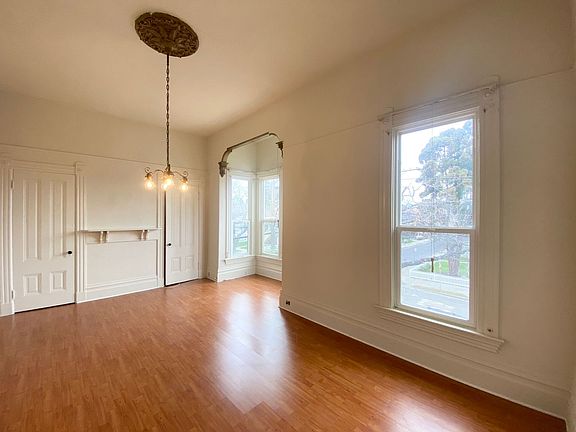 3rd image of 2100 Alameda Ave #C
