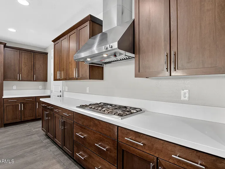 2350 W Gloria Ln — Photo 7