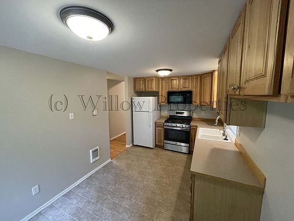 4th image of 108 Crestwood Dr SW