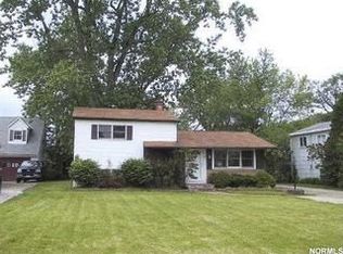 906 West Dr, Sheffield Lake, OH 44054