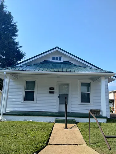 209 Lamont St Photo 1