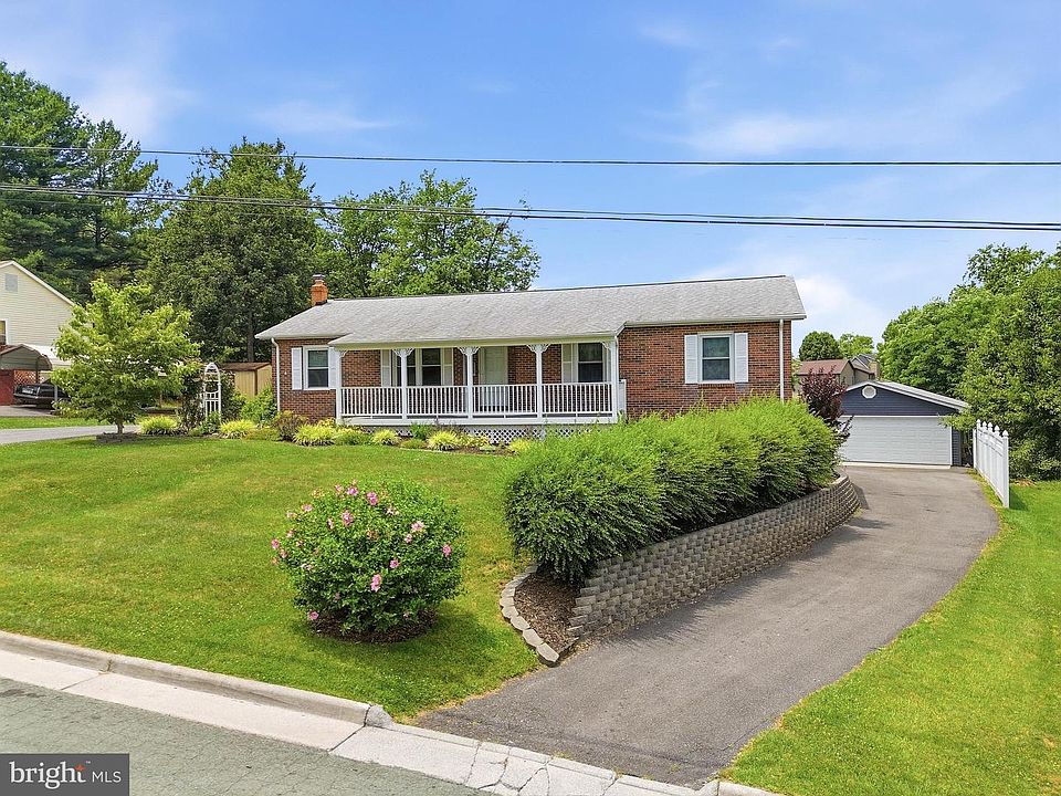 1st image of 11 Ashlawn Ct