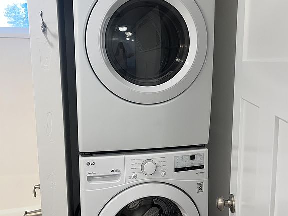 2nd image of 135 N 400 E #B
