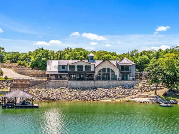 212 Hilltop Dr, Gainesville, TX 76240