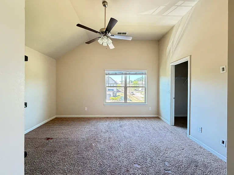 209 Emporia Loop — Photo 35