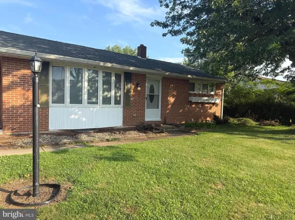 2410 Berkshire Ln, York, PA 17315