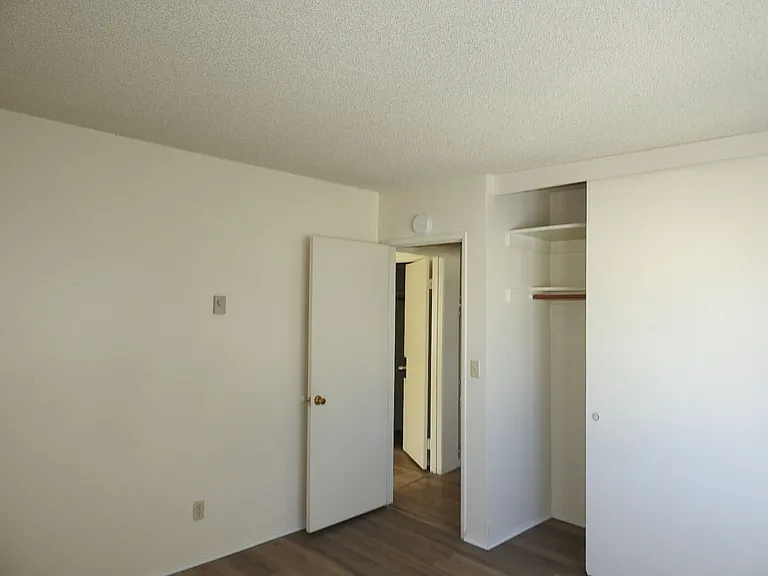 4944 Narragansett Ave — Photo 39