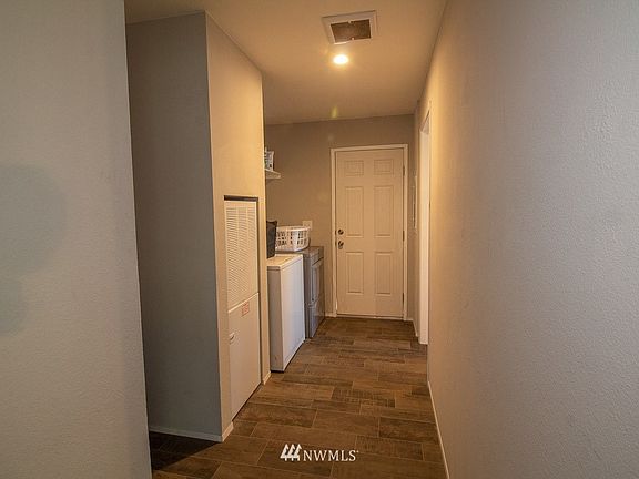 Side entry mud room/laundry room.