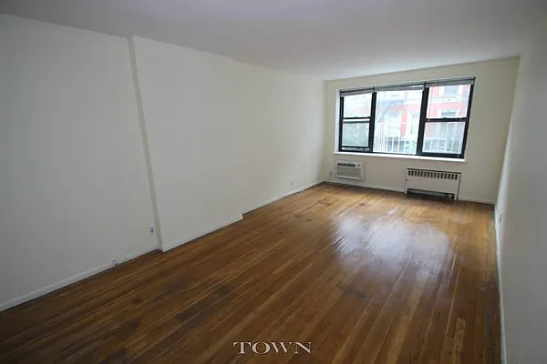 Rented by Town Residential | media 2