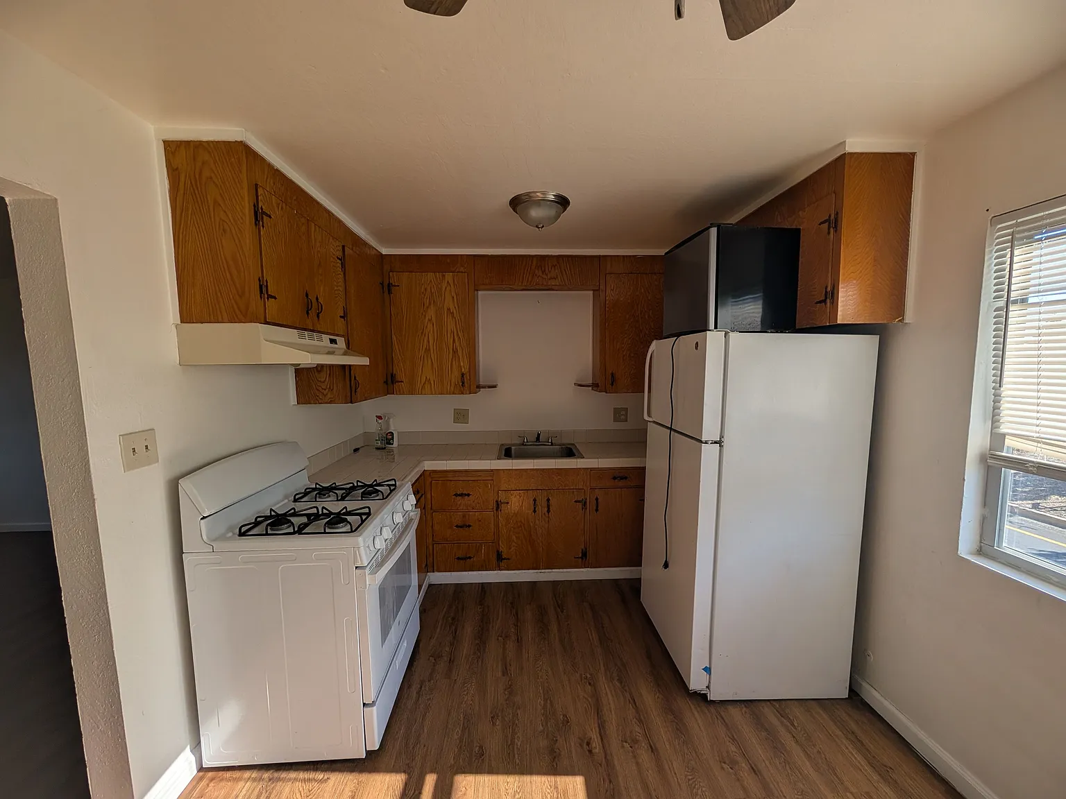 2 bed, 1.0 bath, $2,350 — Photo 1