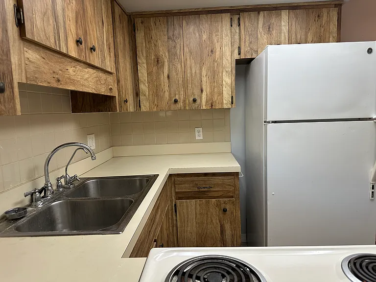 6111 Chesham Dr #4 — Photo 9