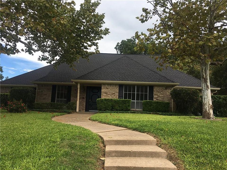 1st image of 210 Rockbrook Dr