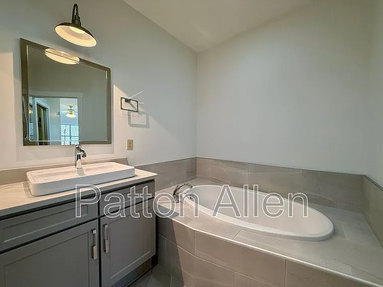 9 Kenilworth Knl #202 — Photo 16