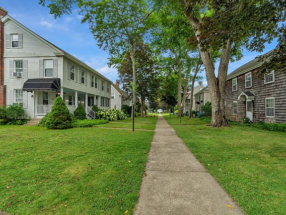 10 West Walk