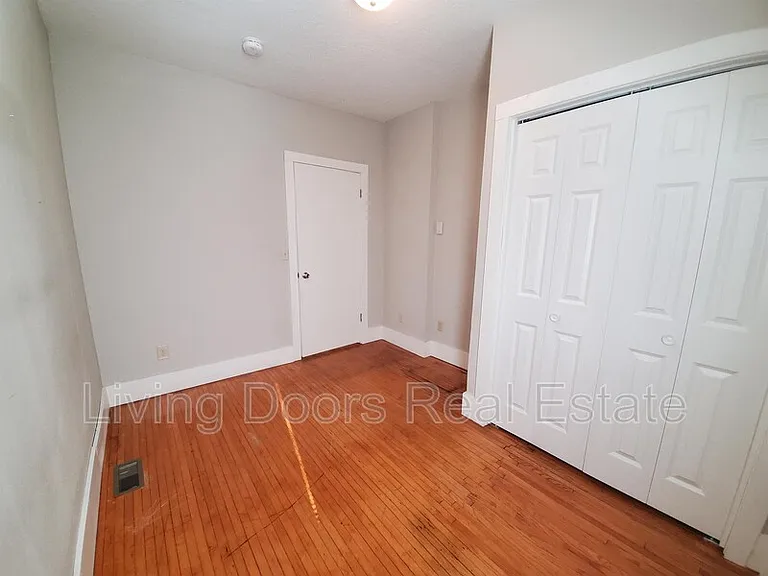1940 S 16th St #1 — Photo 16