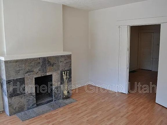 5th image of 1073 E Norris Pl
