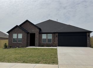 377 N Gaggle Rd, Farmington, AR 72730